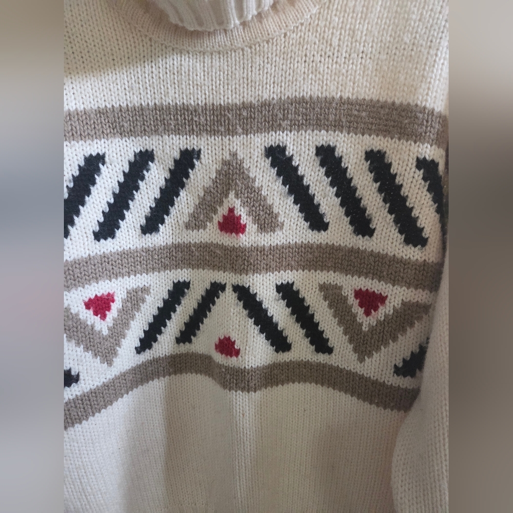 Puritan Cream‎ Geometric Turtleneck Sweater - Picture 3 of 5